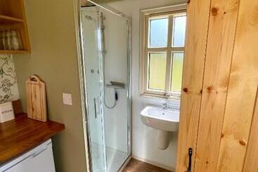 Stepping Stones Glamping ‘the Olive’