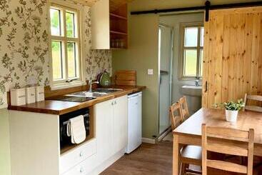 Stepping Stones Glamping ‘the Olive’