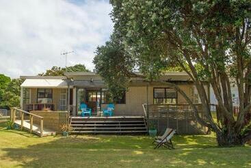Vintage Pohutukawa   Whangamata Bach