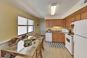 2br Oceanfront Retreatking Ensuitepoolnmb Cherry Grovepc4