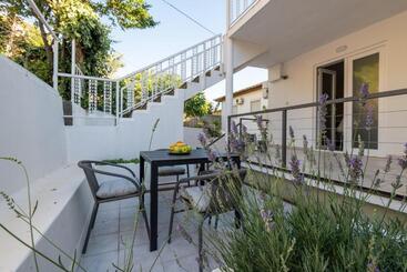 Apartments Malalu