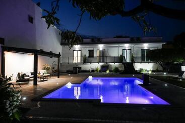 تختخواب و صبحانه Maison De Julia Pompei