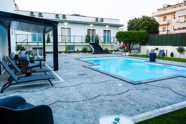 تختخواب و صبحانه Maison De Julia Pompei