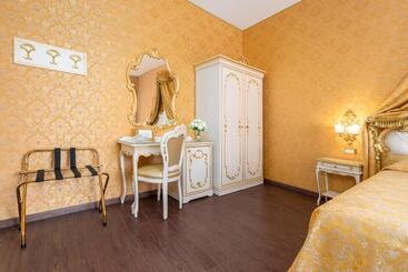 پانسیون La Veneziana Boutique Rooms