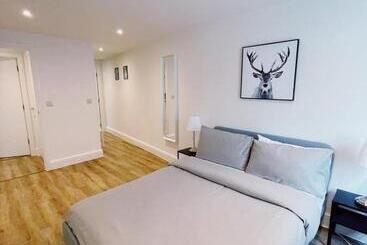 Prosper House Apartment 4