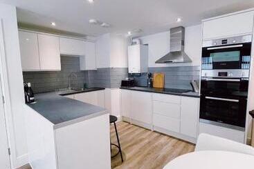 Prosper House Apartment 4