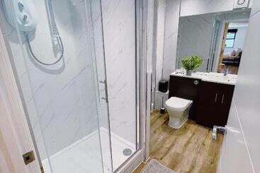 Prosper House Apartment 4