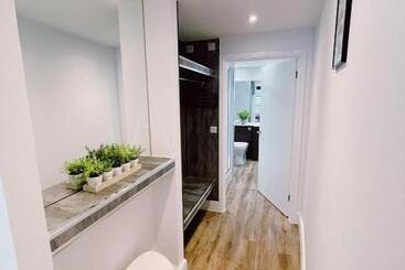 Prosper House Apartment 4