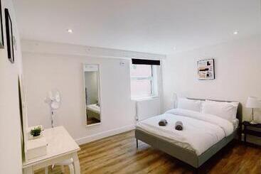 Prosper House Apartment 4