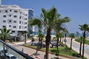 Seafront High Standard Apartment