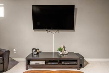 The Sleeping Moose I Fireplace I Pool Table I Tv