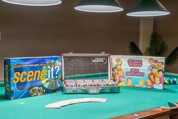 The Sleeping Moose I Fireplace I Pool Table I Tv