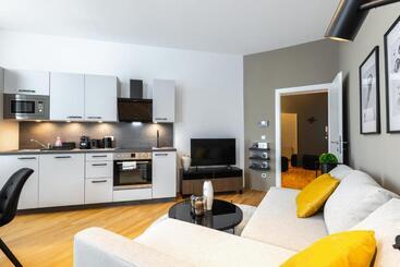 Trendy Apt With   Smart Tv, Coffee Machine In Meidling