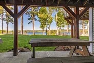Happy Hideaway