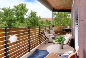 هتل Gravity Haus Moab