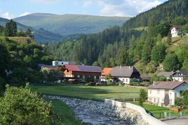 پانسیون Gasthof Oberer Bräuer