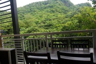 پانسیون Pico De Loro Staycation