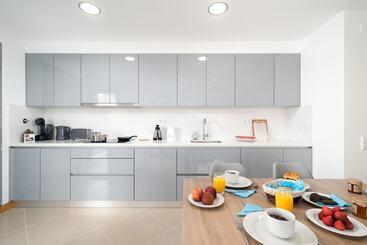 Sea Breeze Deluxe Lagos Apartment By Ideal Homes