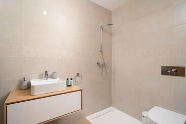 Sea Breeze Deluxe Lagos Apartment By Ideal Homes