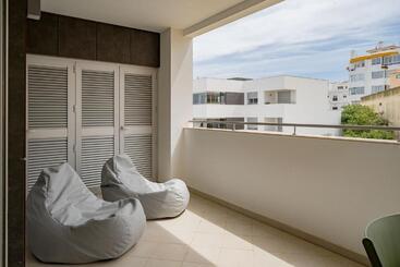 Sea Breeze Deluxe Lagos Apartment By Ideal Homes