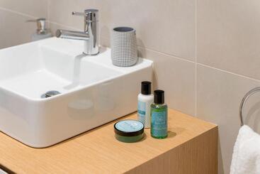 Sea Breeze Deluxe Lagos Apartment By Ideal Homes