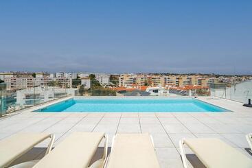 Sea Breeze Deluxe Lagos Apartment By Ideal Homes