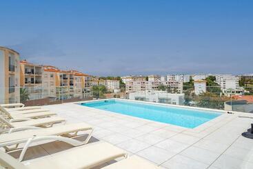 Sea Breeze Deluxe Lagos Apartment By Ideal Homes