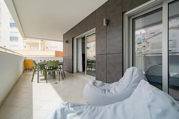 Sea Breeze Deluxe Lagos Apartment By Ideal Homes