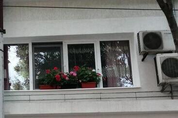 в сърцето на варна ви очаква прекрасен и просторен апартамент