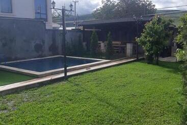 Dzoraxbyur House
