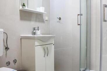 Grand Park Rooms & Apartments