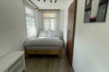 Moderne Einzigartige Wohnung In Altdorf