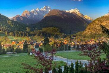 Rož Ca Apartments With Mountain View