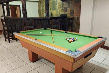 Fish Eagle Manor, Warmbaths