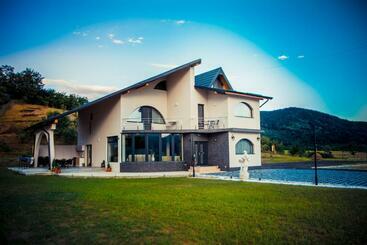 بنسيون Casa Ducu