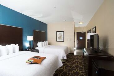 هتل Hampton Inn & Suites By Hilton Regina East Gate