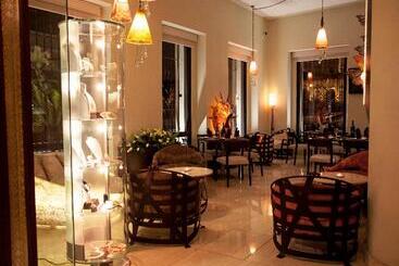 Plaza Gallery Hotel Boutique