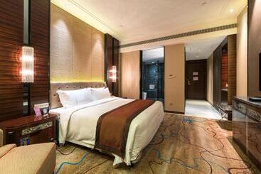 هتل Shenzhen Baohengda International