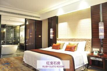 هتل Shenzhen Baohengda International