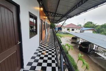هتل โรงแรมอินทราเพลส