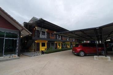 هتل โรงแรมอินทราเพลส