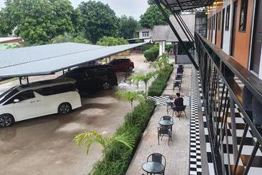 هتل โรงแรมอินทราเพลส