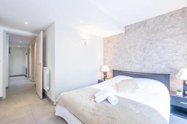 Villa 330m Heated Swimming Pool And Jacuzzi