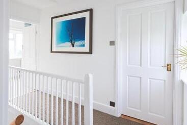 Quiet Edwardian Era House, Painswick