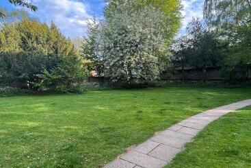 Warwick Town Centre Property