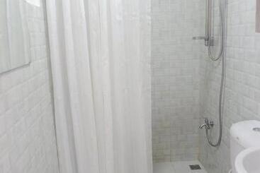 تختخواب و صبحانه Patricios Apartelle Taguig