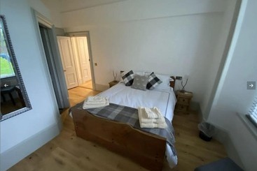 هتل Manor House