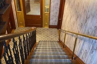 هتل Manor House