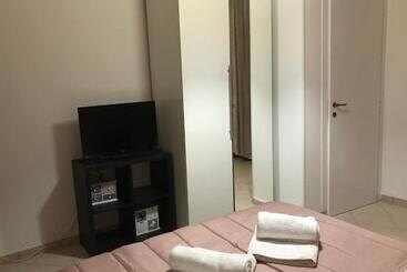 پانسیون Affittacamere Home&stazione Bologna