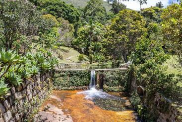 Aconchegante Sítio Na Serra Com Piscina Em Itaipava 26 Hóspedes